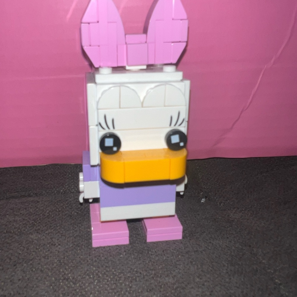 Daisy Duck LEGO BrickHeadz 40476